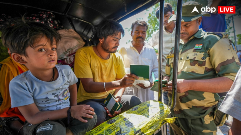 पहलगाम हमला: भारत छोड़ रहे पाकिस्तानी शख्स का फूटा गुस्सा, बोला- आतंकियों को खुलेआम दो फांसी